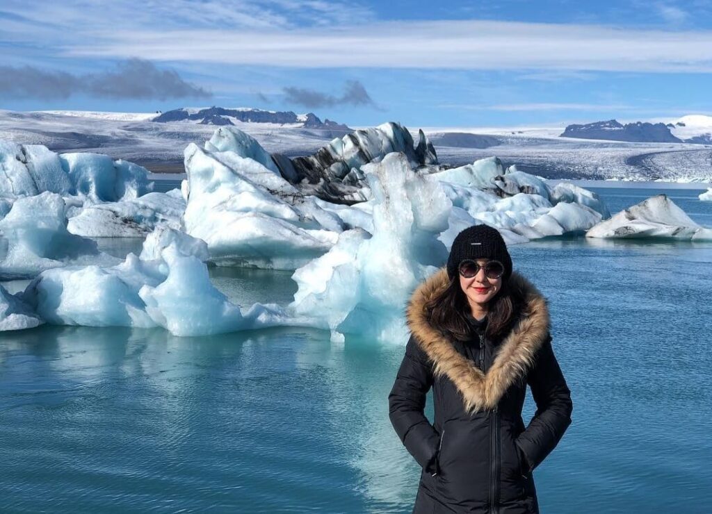 mujer en glaciares